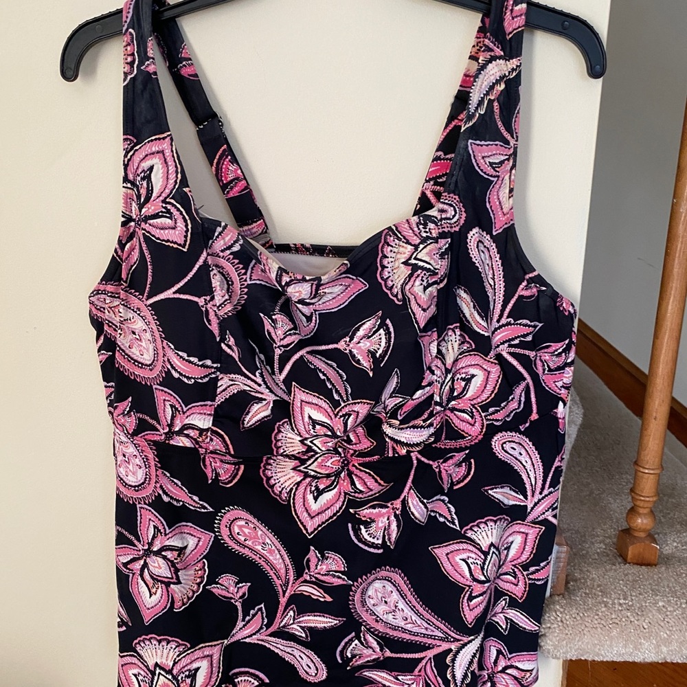 Land’s end size 16 W swimsuit top